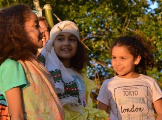 Jeu pendant un camp d'été