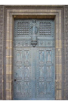 Portes avant rénovation de l'église Saint-Vincent