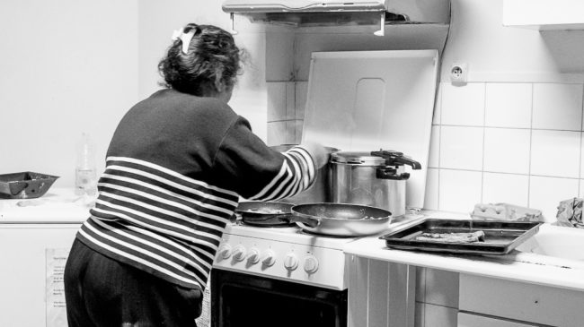 Cuisinière de l'association Partage 19e